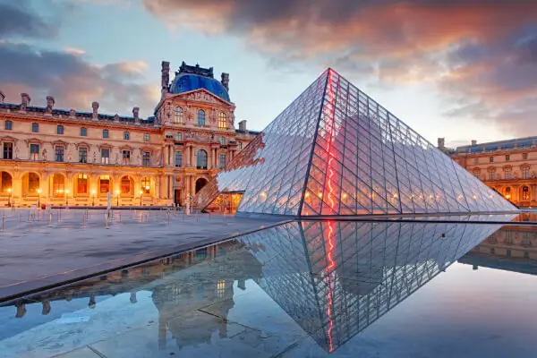 Louvre Useum
